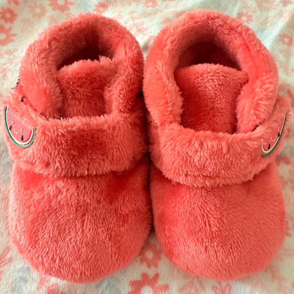 UGG Pink Watermelon Bixbee Booties/Slippers. MACHINE WASHABLE 12-18months